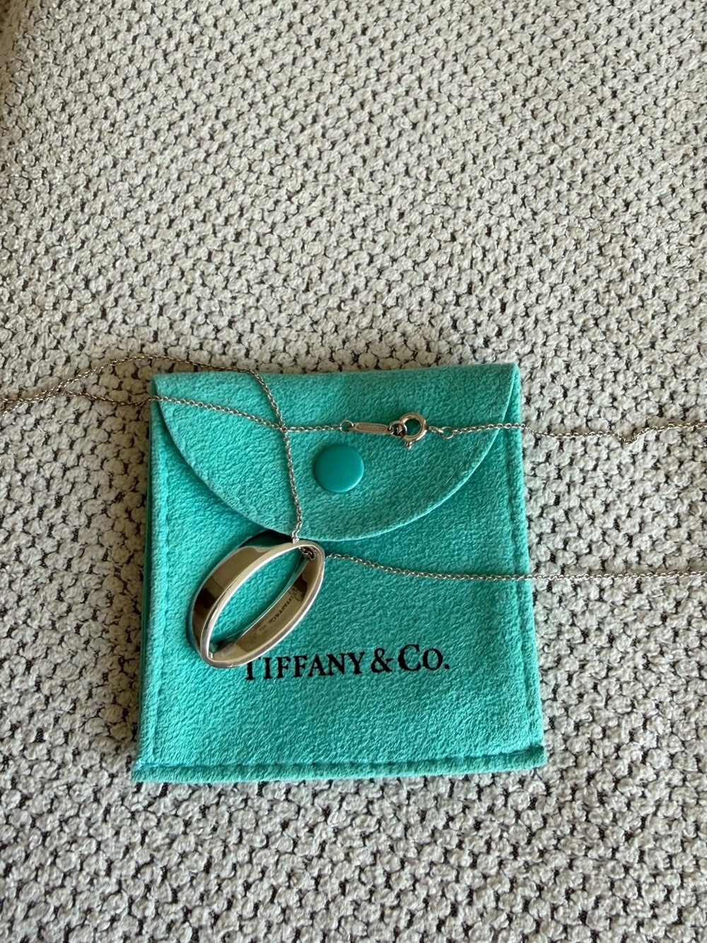 Authentic Tiffany & Co 925 Sterling Silver Oval pendant necklace - Picture 2 of 8